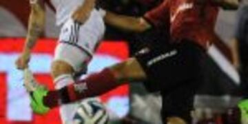 DYN17, ROSARIO 12/10/14, NEWELLS VS RIVER.FOTO:DYN/DIEGO HALIASZ. cancha de newells old boys campeonato de primera division torneo de transicion 2014 futbol futbolistas partido newells old boys river plate