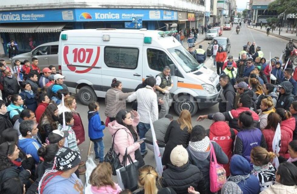 Pidieron prisión preventiva para el taxista que atropelló y mató a una manifestante en la plaza Independencia