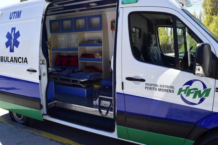 Perito Moreno entrega de ambulancias para el hospital