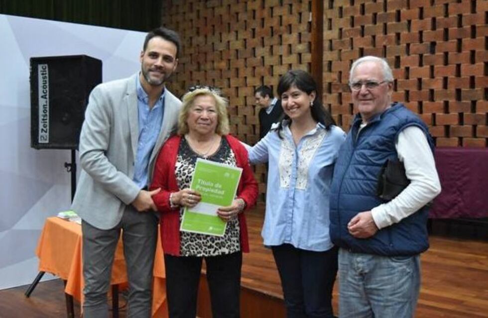 El Municipio entregó escrituras a otras 32 familias nicoleñas