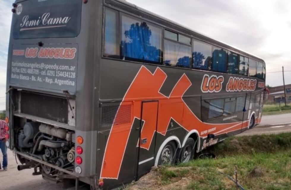 Chocaron un micro y un camión en la ruta 35: no hubo heridos