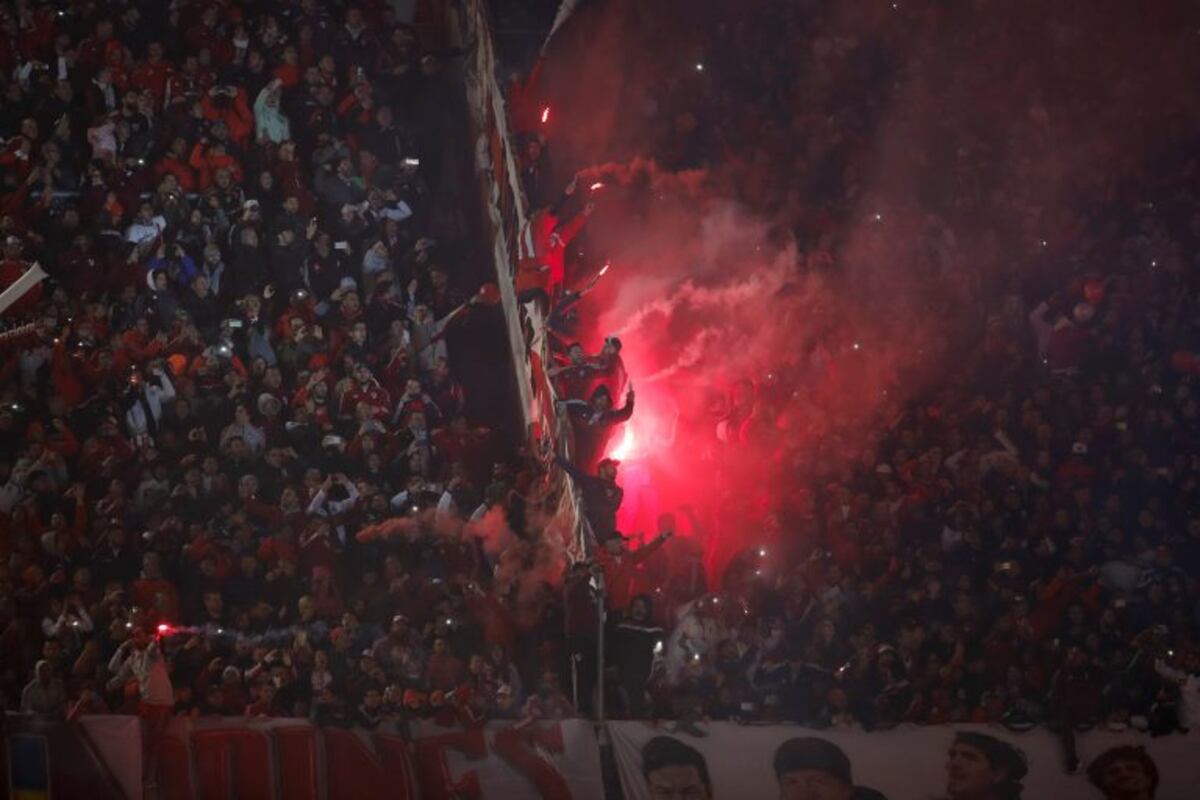 Los problemas de los hinchas de River para conseguir un lugar en la final de la Copa Libertadores (Foto: Natacha Pisarenko/AP)