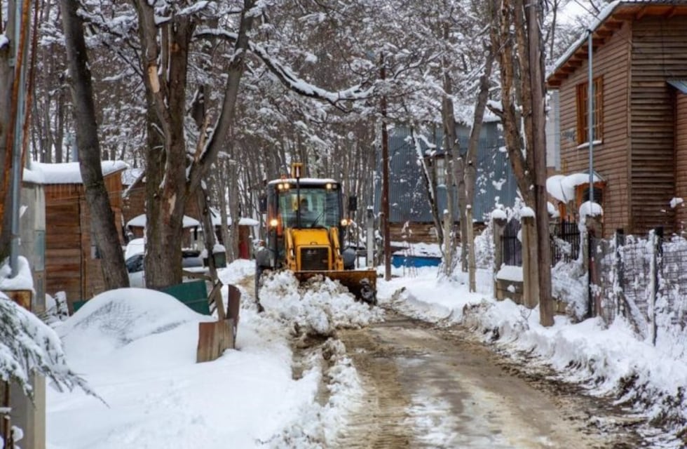 Ushuaia: tras las fuertes nevadas realizaron un intenso operativo de limpieza
