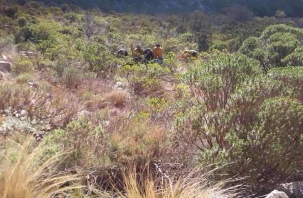 Rescataron a un mochilero que cayó 40 metros desde un precipicio
