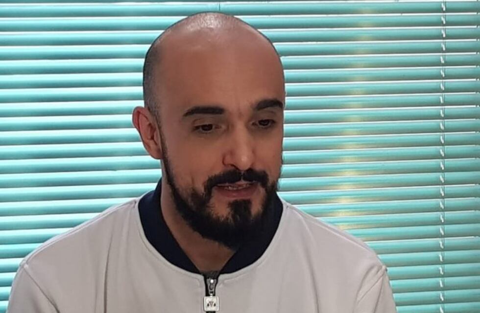 Abel Pintos en Cristal FM y Vía Rosario en una entrevista exclusiva