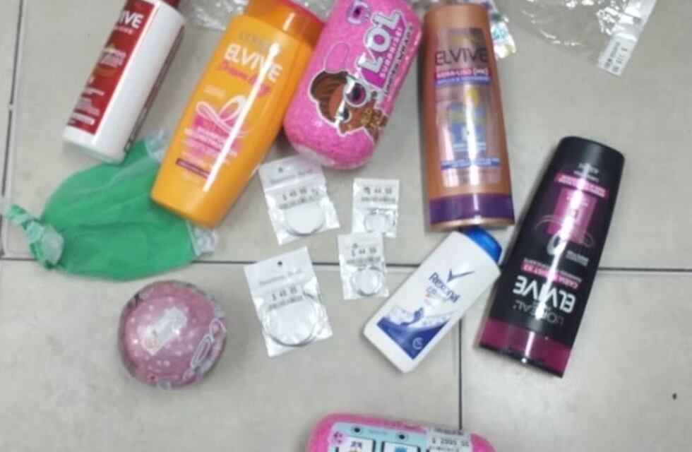 Frente a su hija de seis años quiso robar mercadería entre sus prendas: fue detenida