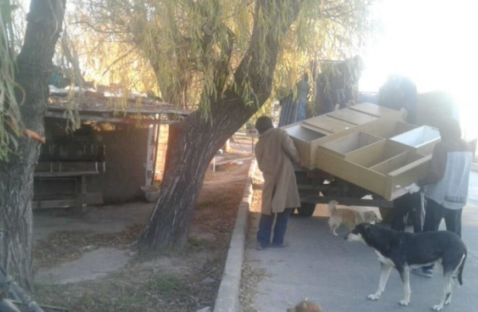 Trasladaron a pescadores del triángulo de la Costanera al barrio Alto Verde