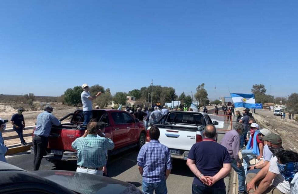 Tras 8 horas levantaron el corte sobre la ruta 7 en Desaguadero