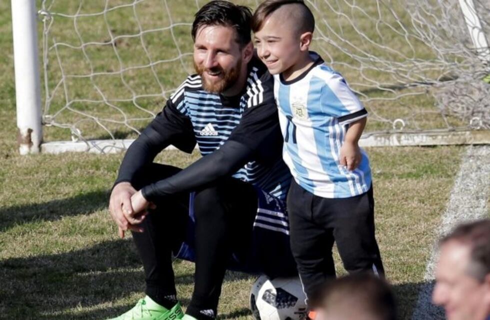 Lionel Messi conoció a la figura de la Selección Argentina de talla baja