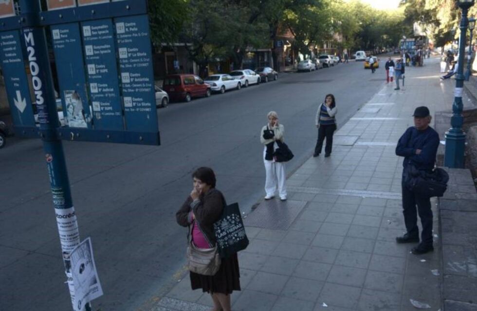 El jueves no habrá colectivos ni estaciones de servicio