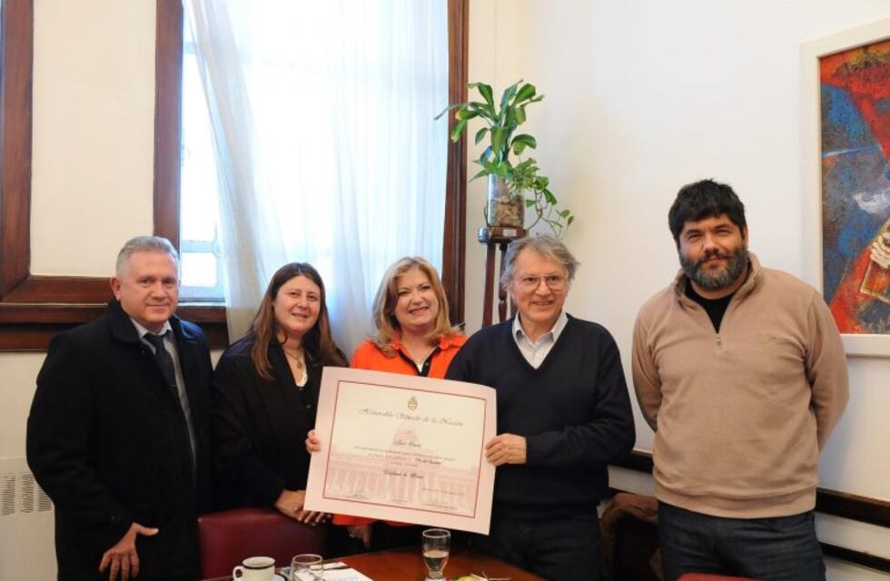 Homenajearon a un escritor sanjuanino en el Senado
