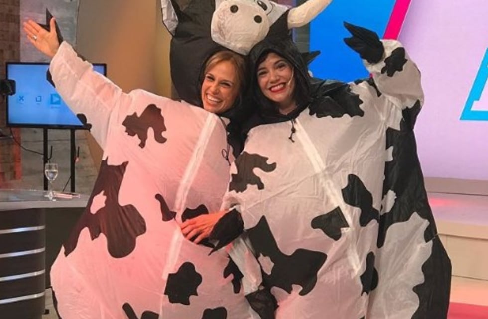 El divertido baile de Mariana Fabbiani y Griselda Siciliani disfrazadas de "vacas"