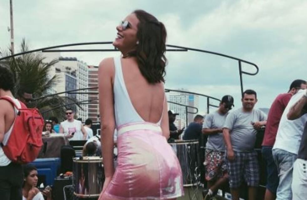 La novia de Neymar, furor en las redes por un baile sexy en el Carnaval de Río