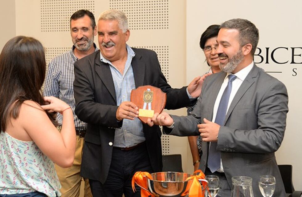 Campeones del Seven de la República fueron distinguidos