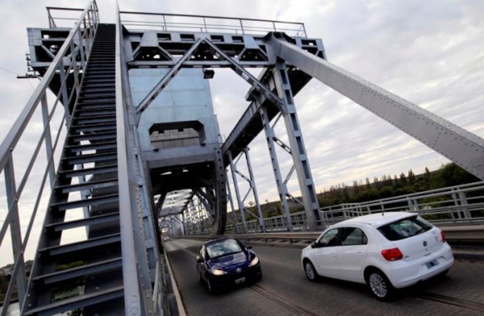 Este martes se interrumpirá el tránsito en el puente ferrocarretero de Viedma y Patagones