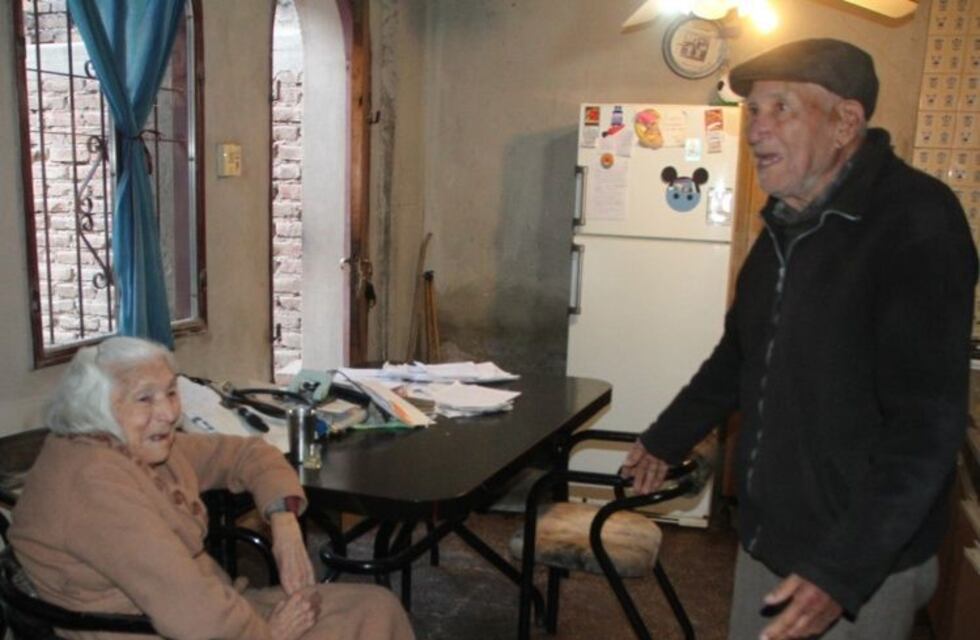 Delincuentes asaltaron a dos ancianos y les robaron hasta la dentadura