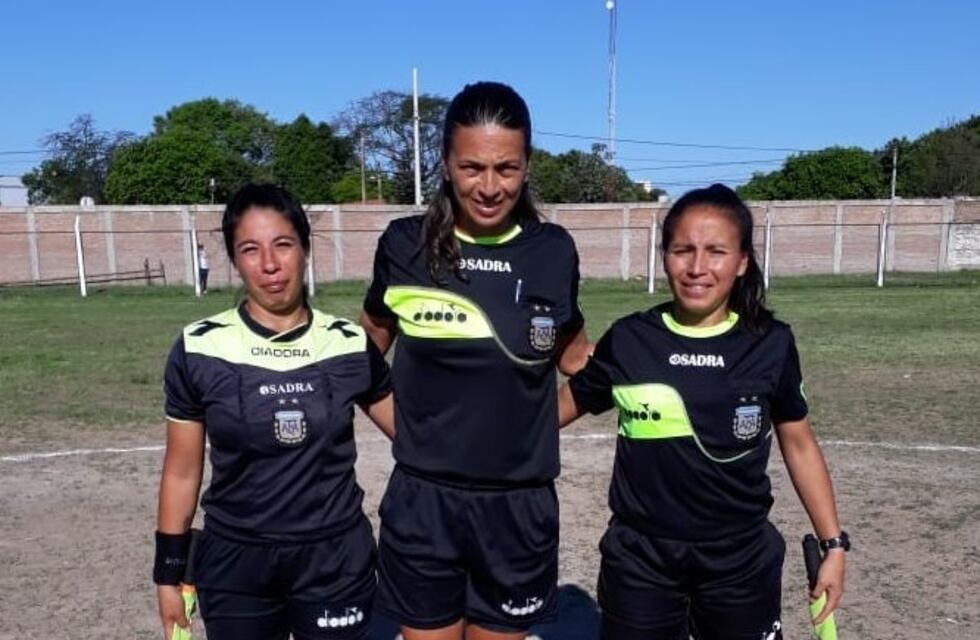 Por primavera vez una terna arbitral femenina en torneo de hombres