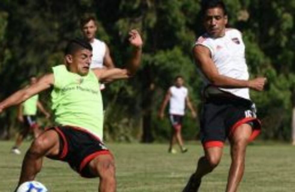 En Newell's los jugadores cobraron lo acordado y Moiraghi sufrió un golpe en la práctica