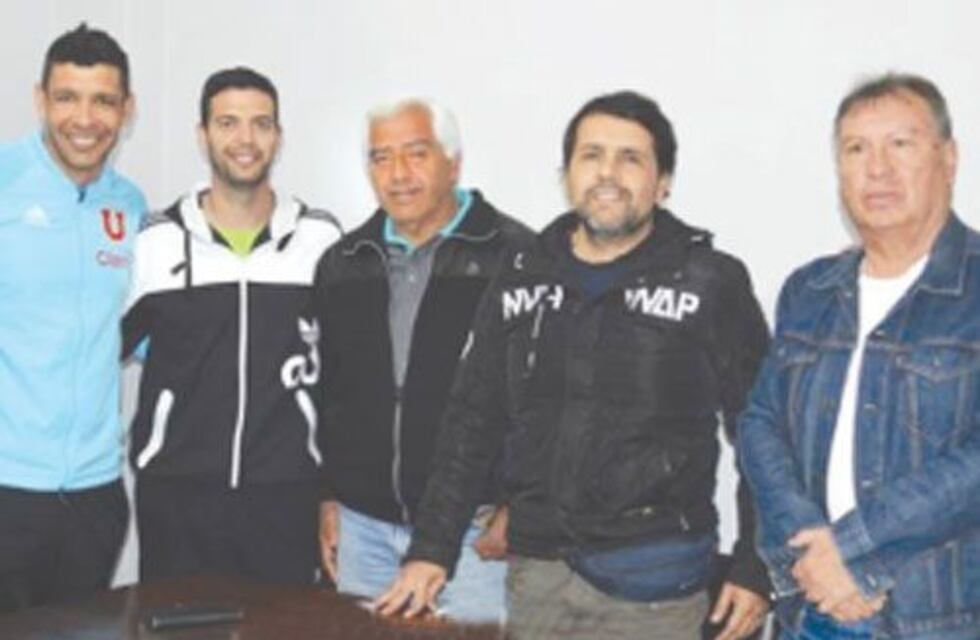 Fútbol: Julio Páez ya trabaja como DT de la selección