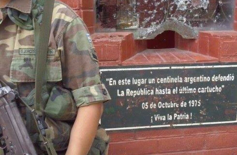 El jefe de ejercito encabeza hoy el homenaje a los "héroes formoseños" del 5 de octubre