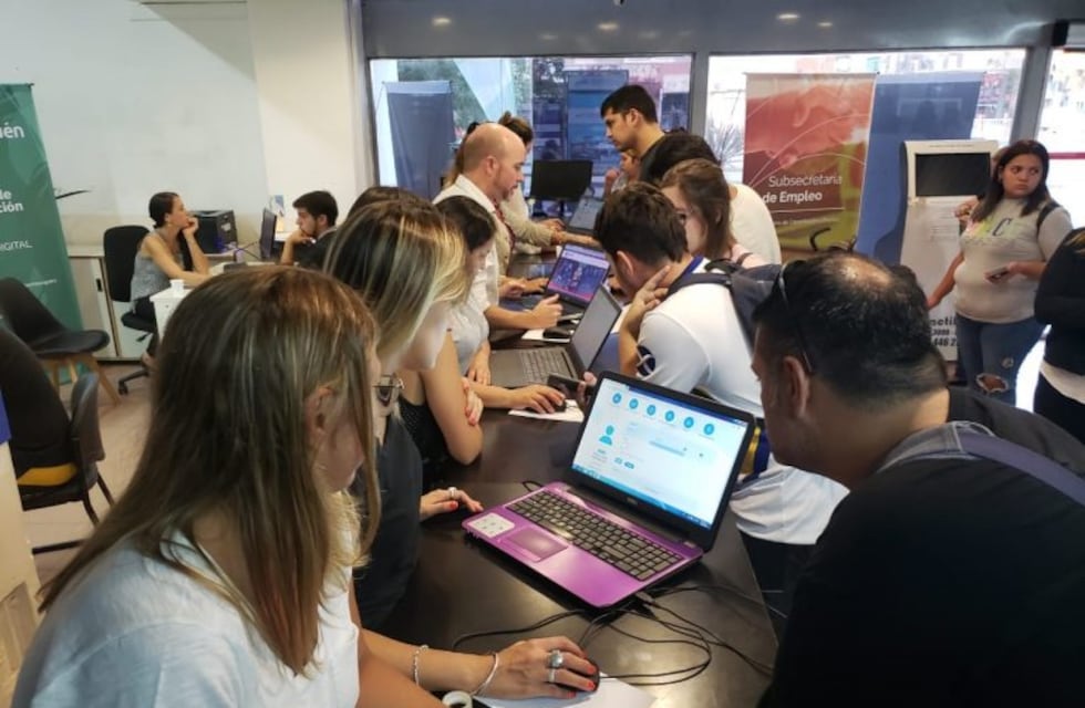 Darán beneficios a empresas que incorporen jefas de familia