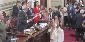 La dirigente del Partido Fe asumió el jueves durante la jura\u002E (@arcandocesira)