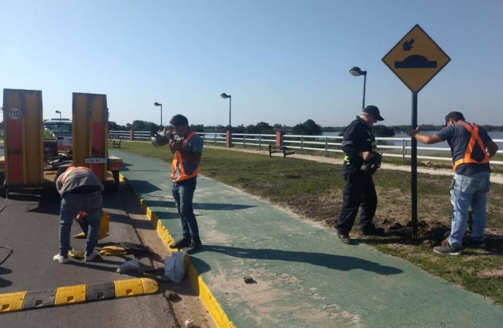 Instalan reductores de velocidad sobre la avenida Ribereña