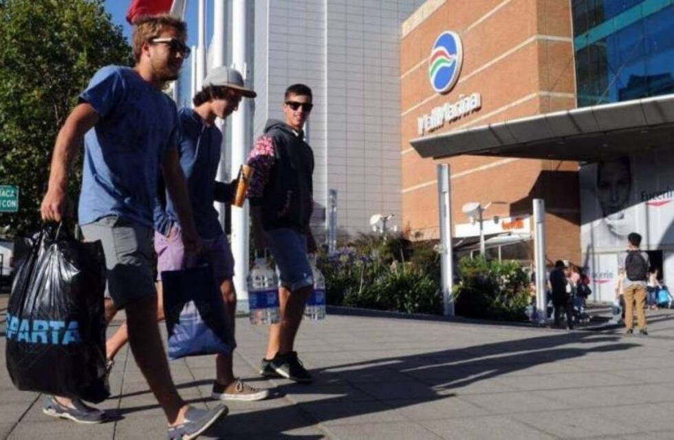 Las tiendas chilenas 'extrañan' a los visitantes argentinos