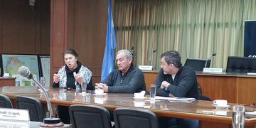 Reunión en el Concejo por estación de servicio