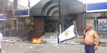 Represiu00f3n y tensiu00f3n el la sucursal Coto de Quilmes.