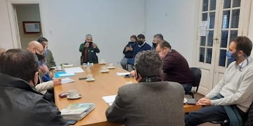 El intendente Jorge Berti encabezó una reunión junto a funcionarios santafesinos para coordinar la implementación del plan nacional\u002E (FB / Municipio de Villa Constitución)