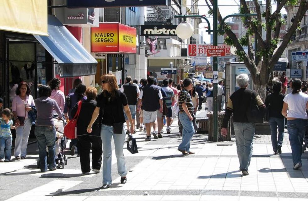 Extienden el horario de atención de los comercios en Paraná
