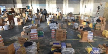 Bolsones con mercadería en Bahía