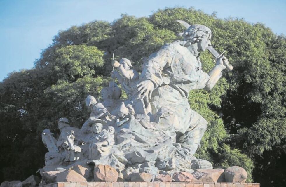 Aprueban el traslado de Azurduy para construir el Parque del Bajo