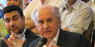 Óscar Parrilli (EFE/Natalia Kidd)