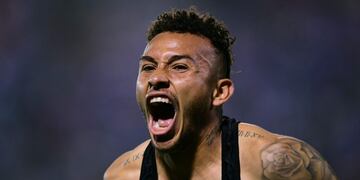 Duvan Vergara of Argentina's Rosario Central celebrates scoring agaonst Chile's Universidad Catolica during their Copa Libertadores football match at San Carlos de Apoquindo stadium in Santiago, Chile, March 13,2019\u002E (Photo by MARTIN BERNETTI / AFP) santiago chile duvan vergara futbol copa libertadores 2019 futbol futbolistas universidad catolica rosario central