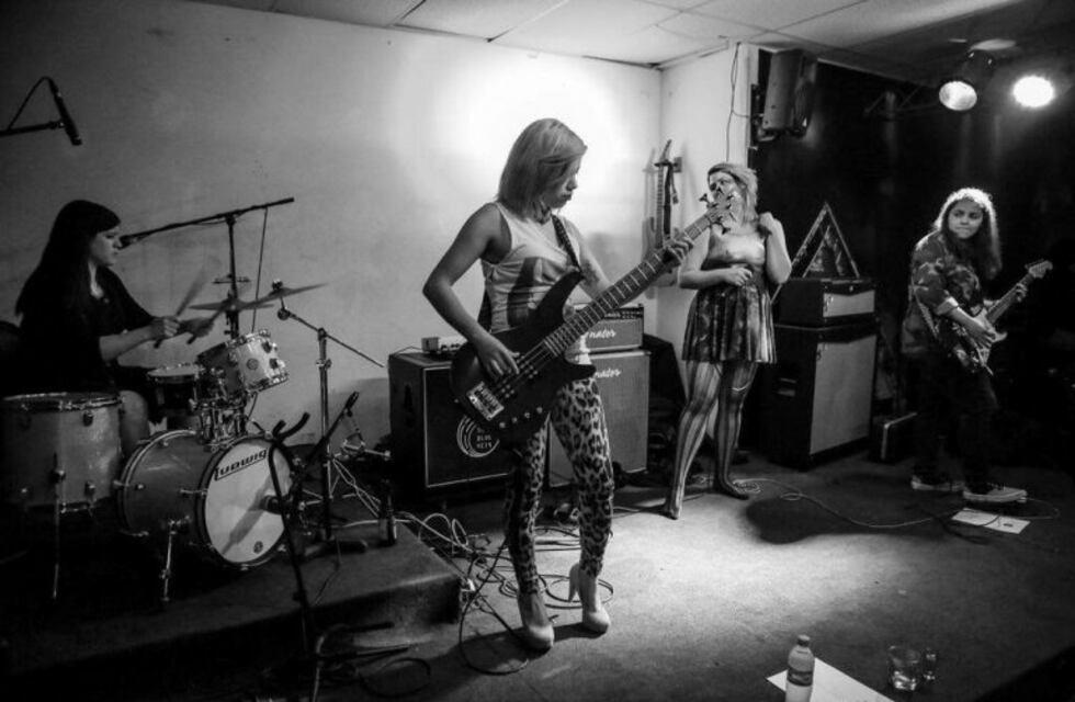 Convocan a músicas para formar una Banda de Rock de Mujeres