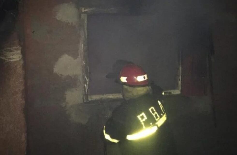 Dramático incendio en una vivienda del barrio Los Pinares de Mar del Plata