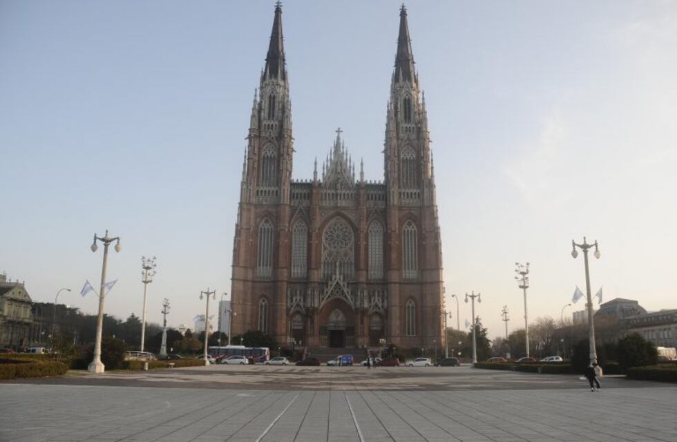 Cómo va a estar el clima en La Plata el fin de semana largo