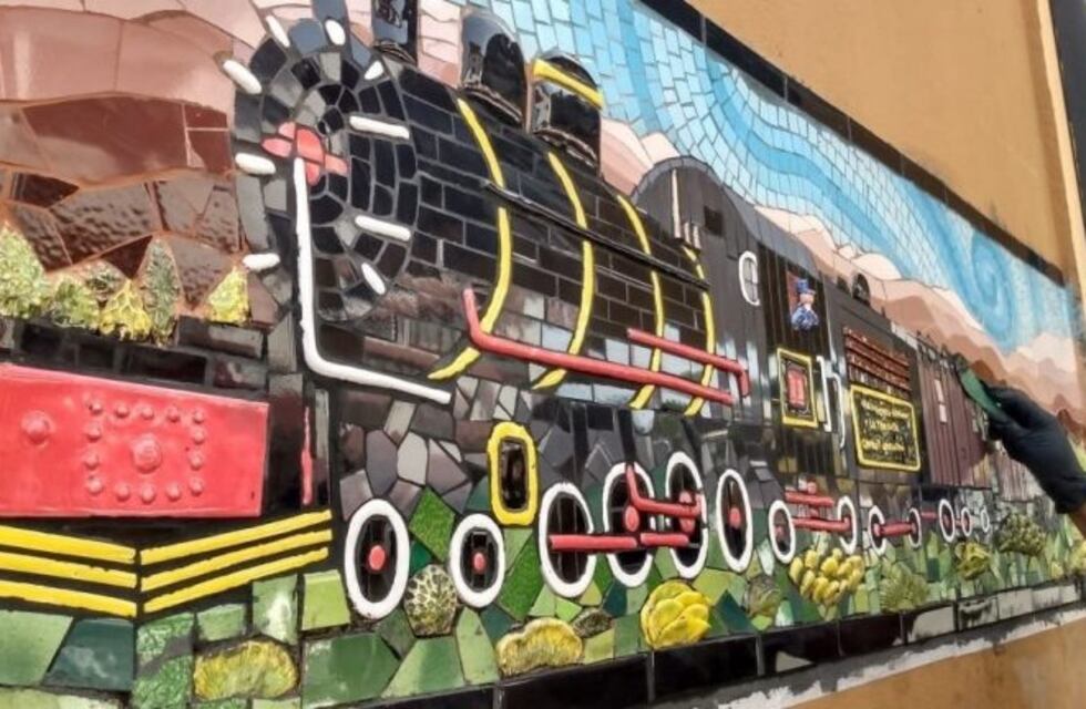 El centro de Esquel, embellecido por el arte del mosaiquismo