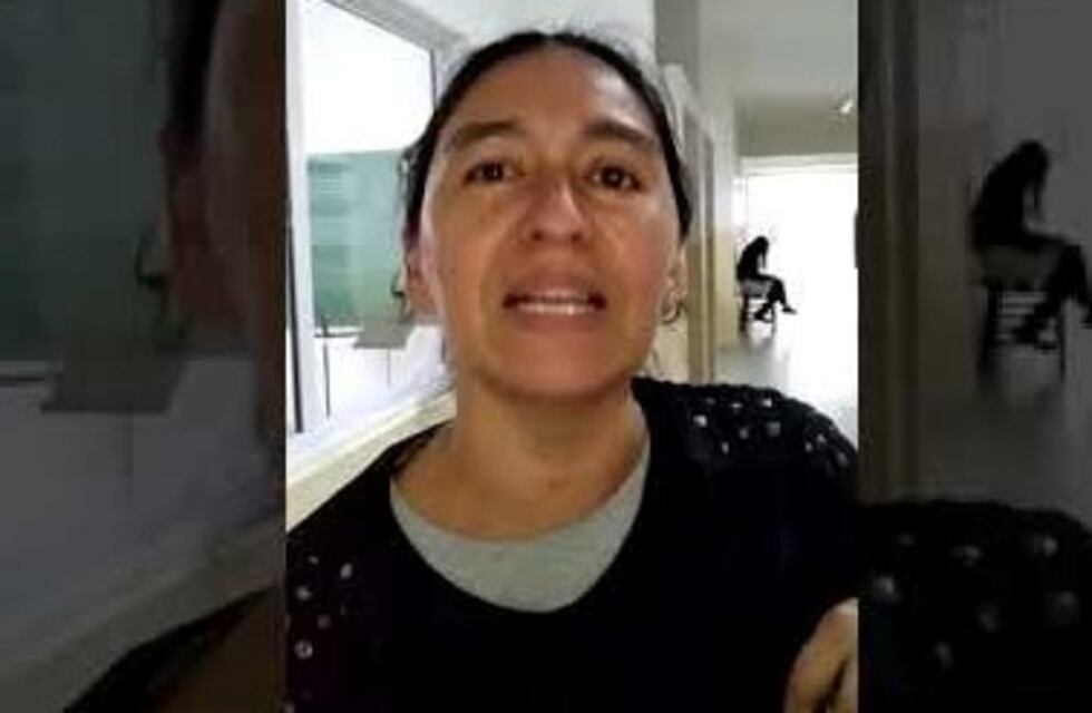 Una docente recurrió a un video para pedir ayuda para limpiar su escuela