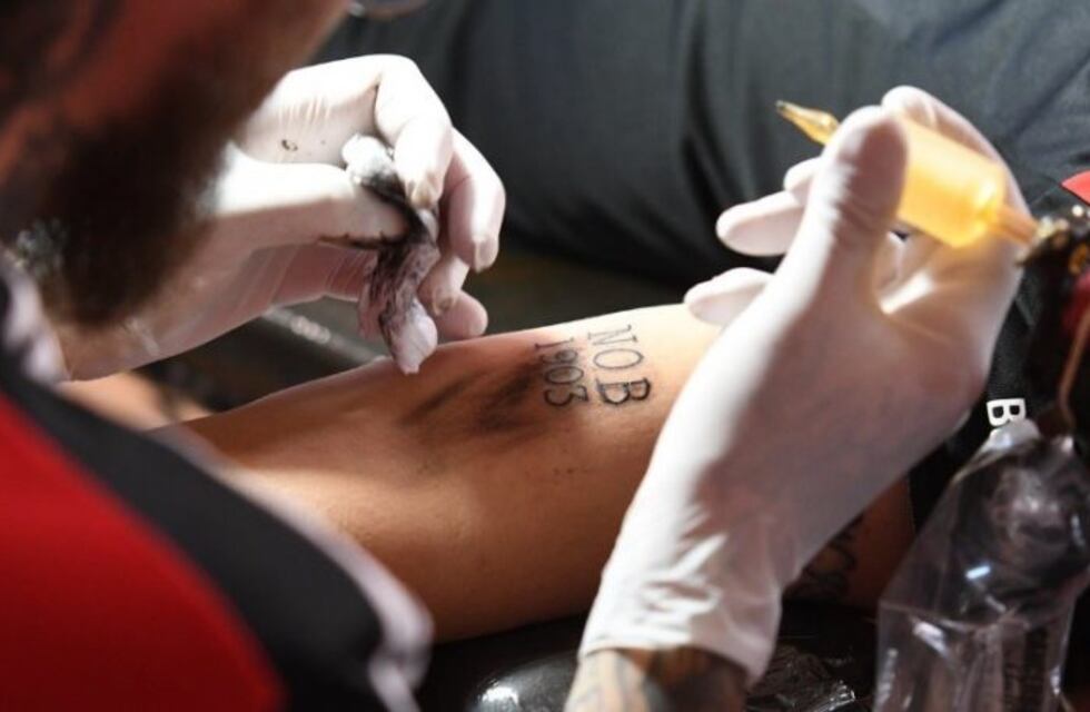 Te llevo en la piel: miles de hinchas de Newell's se hicieron tatuajes por el aniversario del club