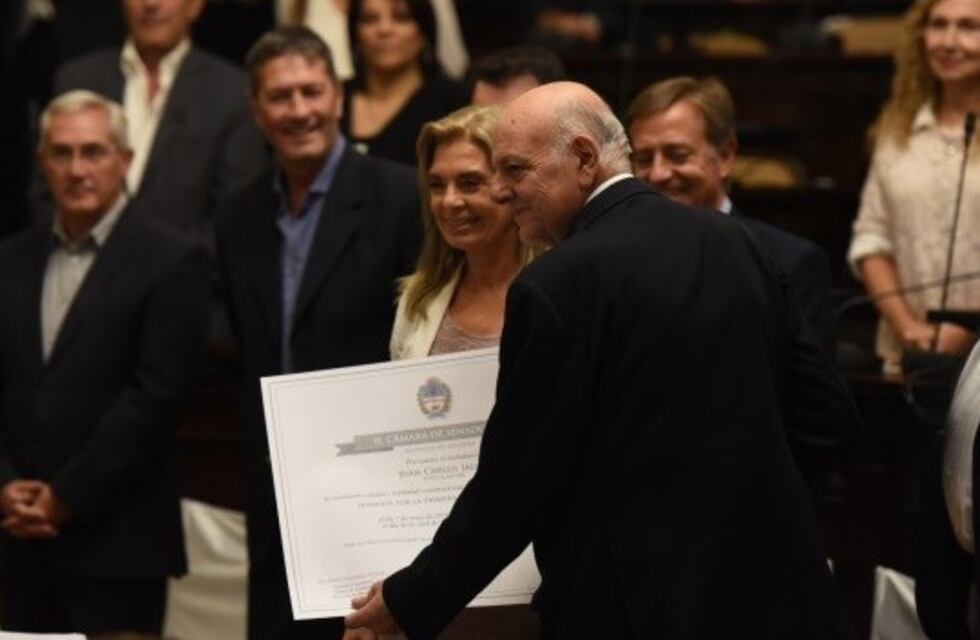 Así juraron los nuevos senadores mendocinos: "Por Dios, la Patria" y varias perlitas