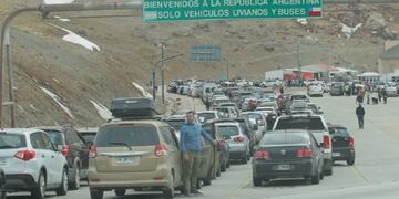 Siguen llegando a Mendoza turistas desde Chile\u002E