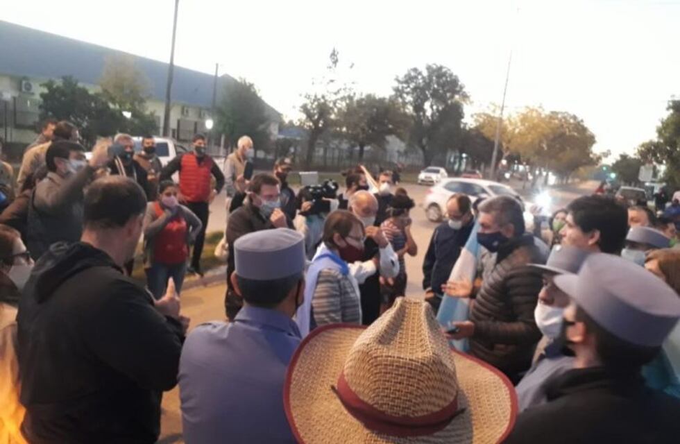 Comerciantes de El Colorado reaccionaron ante las inspecciones de Edgar Pérez