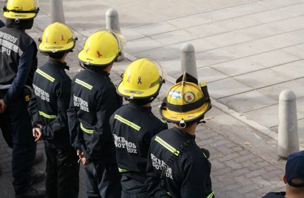 Confuso episodio en Godoy Cruz: disparó a una bombero que intentaba rescatarlo