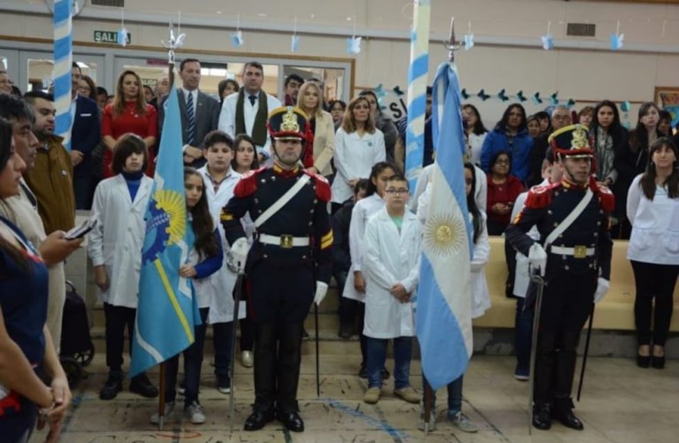 No habrá clases en las primarias donde se realizaron actos por el Día de la Bandera