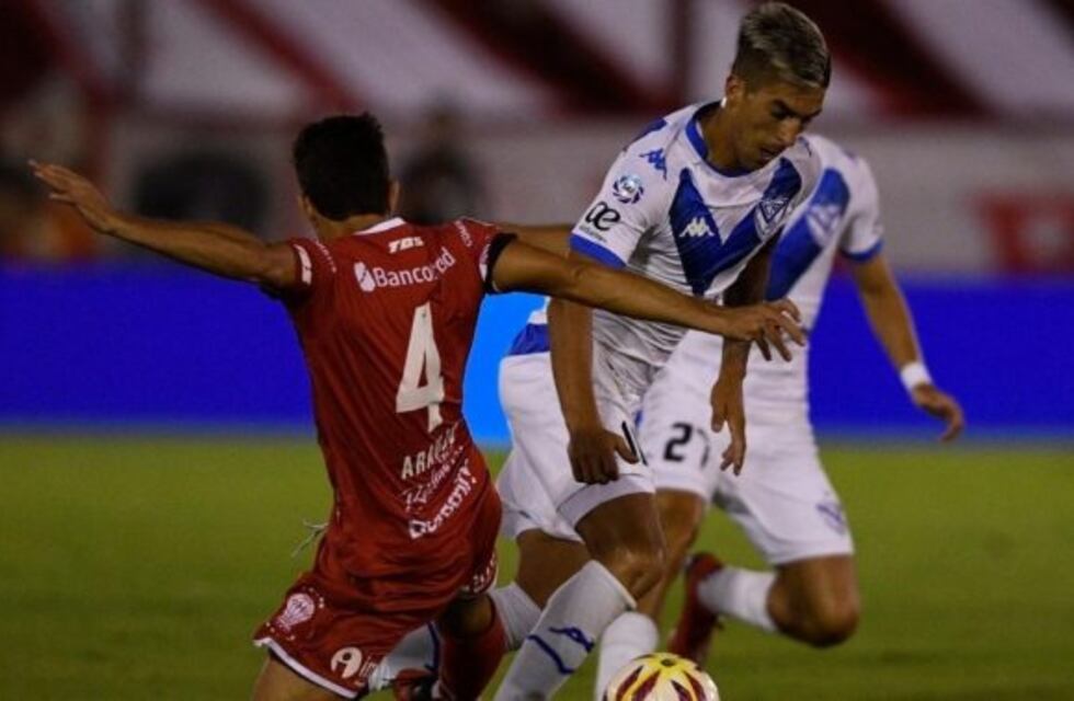 Súperliga: Huracán y Vélez igualaron 1-1 en Parque Patricios