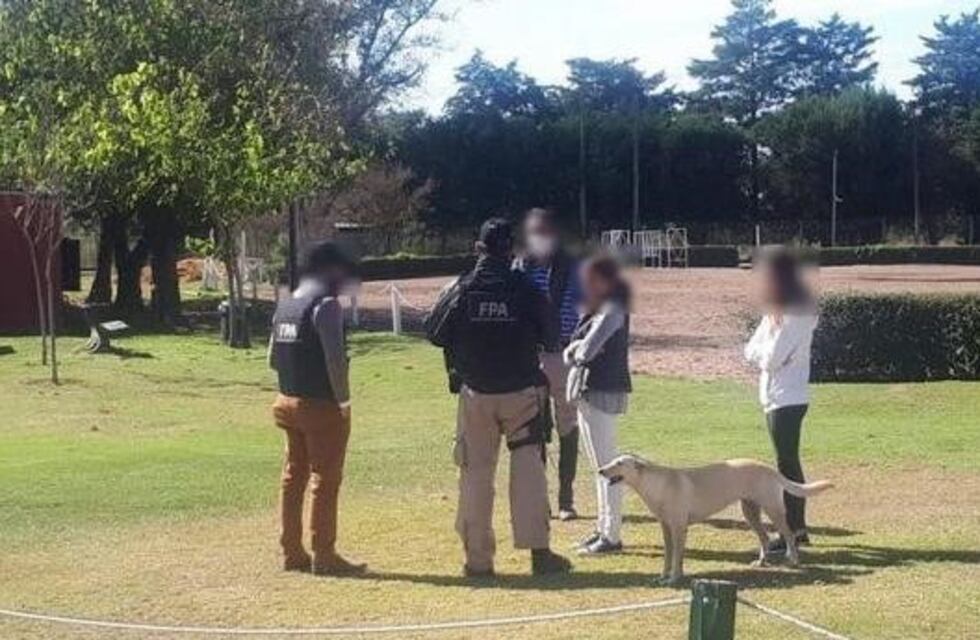 Coronavirus: una mujer violó la cuarentena para cabalgar en un country