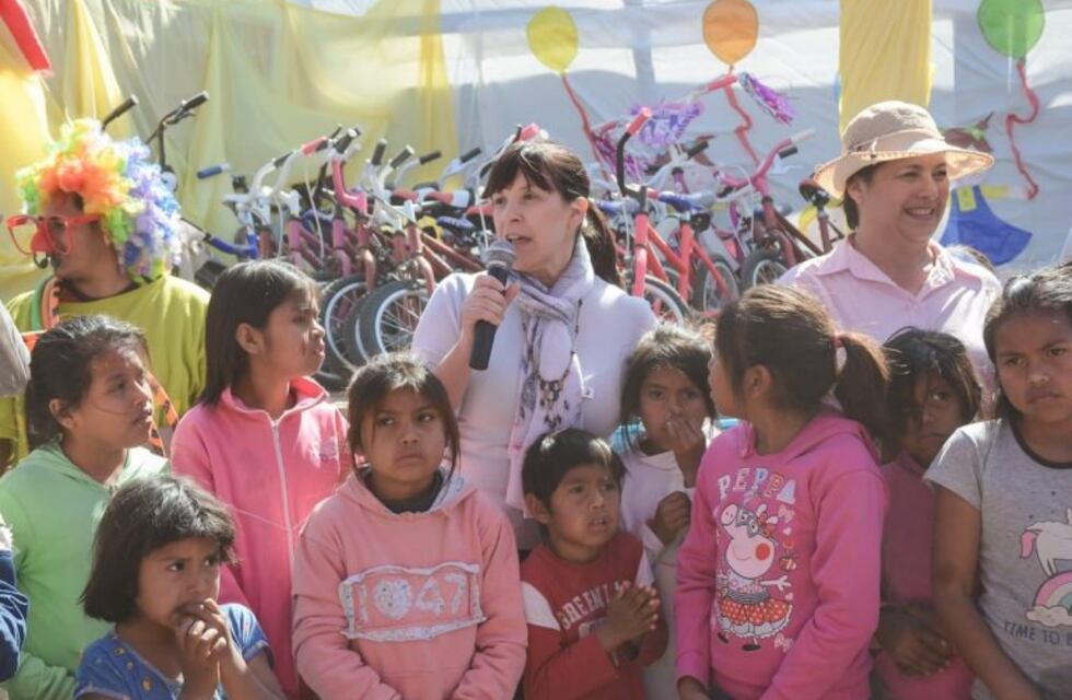 Niños de El Impenetrable recibieron juguetes y otros regalos